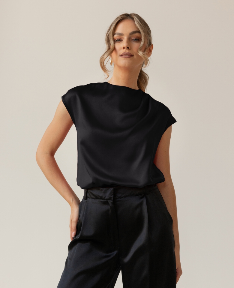 Silk blouse with ruching - black